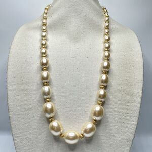 Vintage Napier Cream Lucite Pearl Beaded Necklace Gold Tone Statement 31” Long